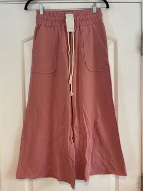 Love Olive Cropped Wide Leg Sweat Pant Pink - XS